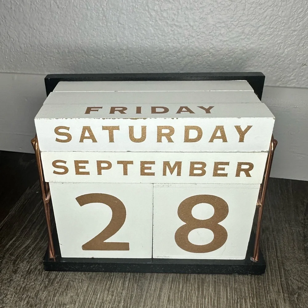 Wooden‎ Block Calendar